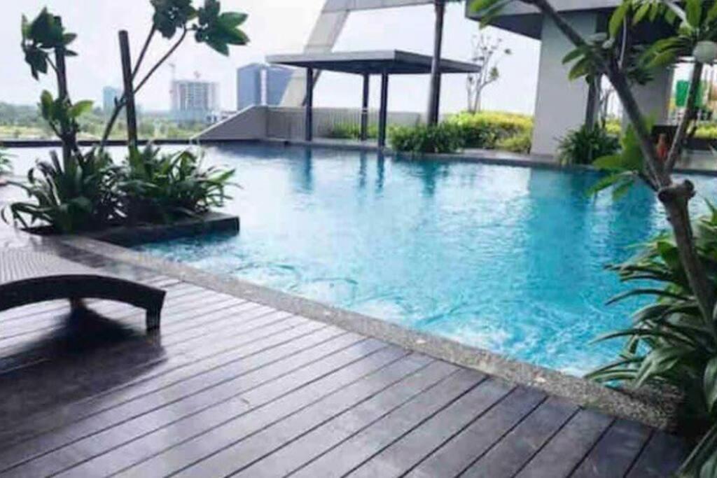 One Team At Iskandar Medini Nusajaya  Zewnętrze zdjęcie